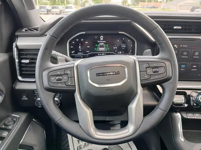 2023 GMC Sierra 1500 4WD Crew Cab Short Box Denali