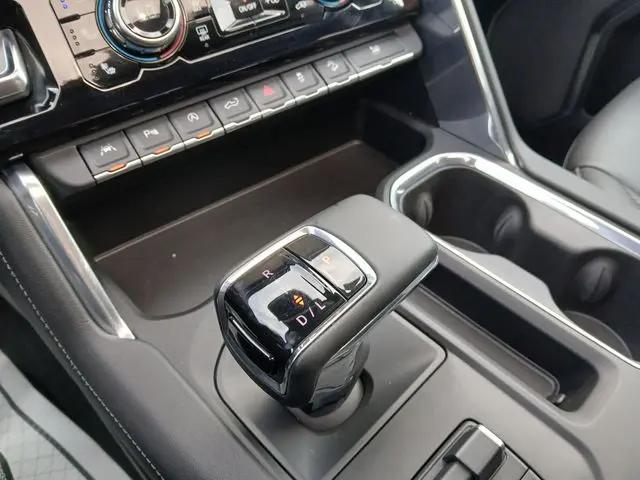 2023 GMC Sierra 1500 4WD Crew Cab Short Box Denali