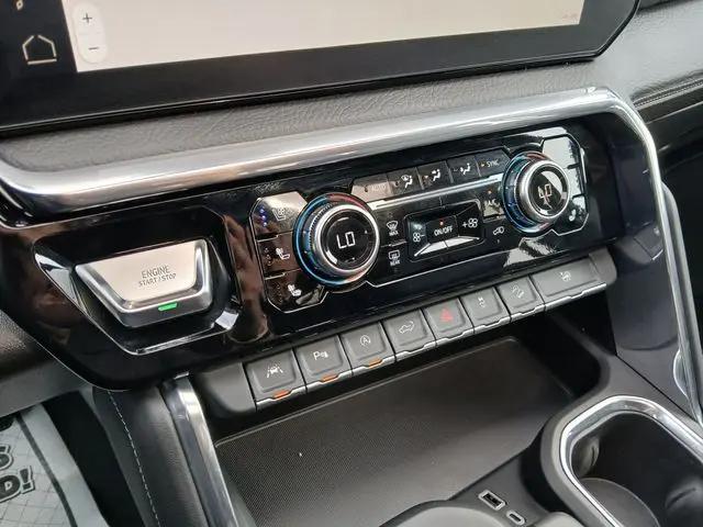 2023 GMC Sierra 1500 4WD Crew Cab Short Box Denali