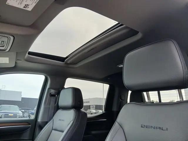 2023 GMC Sierra 1500 4WD Crew Cab Short Box Denali