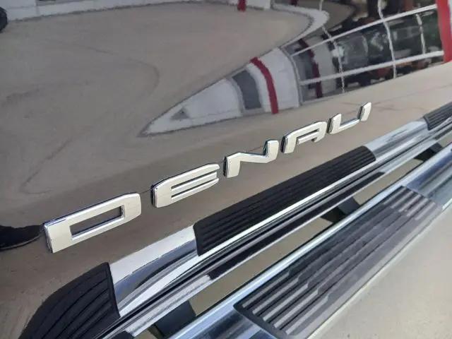 2023 GMC Sierra 1500 4WD Crew Cab Short Box Denali