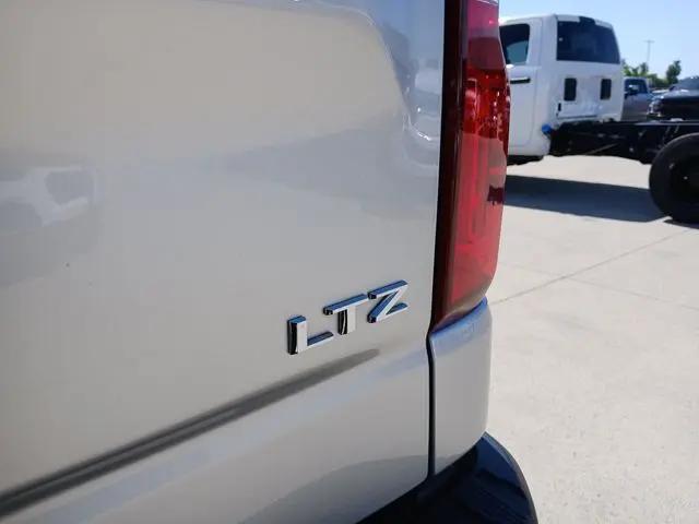 2020 Chevrolet Silverado 1500 4WD Crew Cab Short Bed LTZ