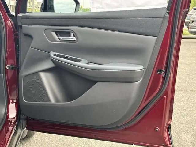 2026 Nissan LEAF PLATINUM+