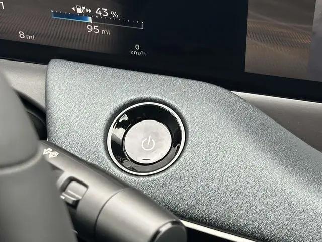 2026 Nissan LEAF PLATINUM+