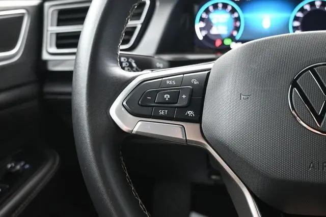 2024 Volkswagen Atlas Cross Sport 2.0T SE w/Technology