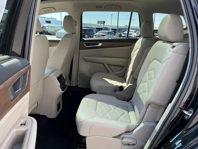 2026 Volkswagen Atlas SE with Technology