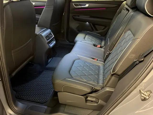 2026 Volkswagen Atlas Cross Sport SEL Premium R-Line