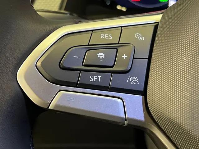 2026 Volkswagen Atlas Cross Sport SEL Premium R-Line