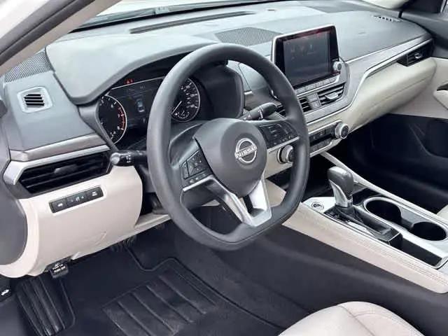 2023 Nissan Altima SV FWD