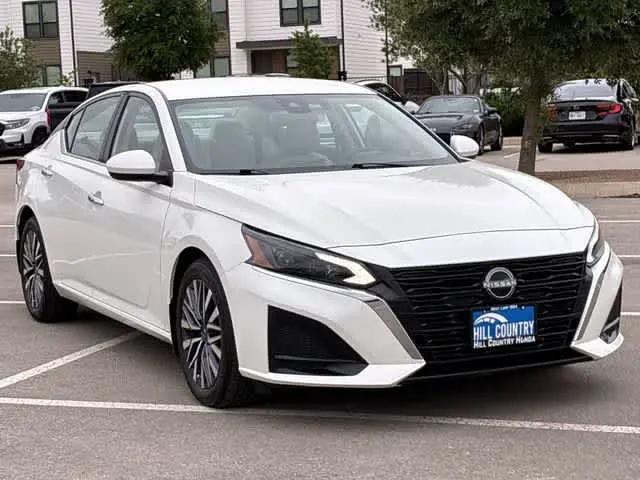 2023 Nissan Altima SV FWD