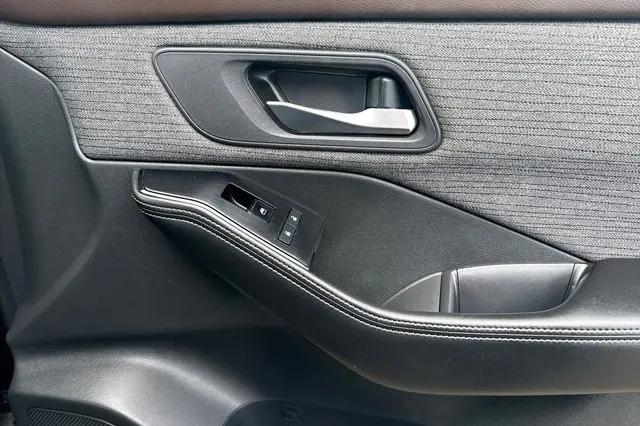 2022 Nissan Rogue SV FWD