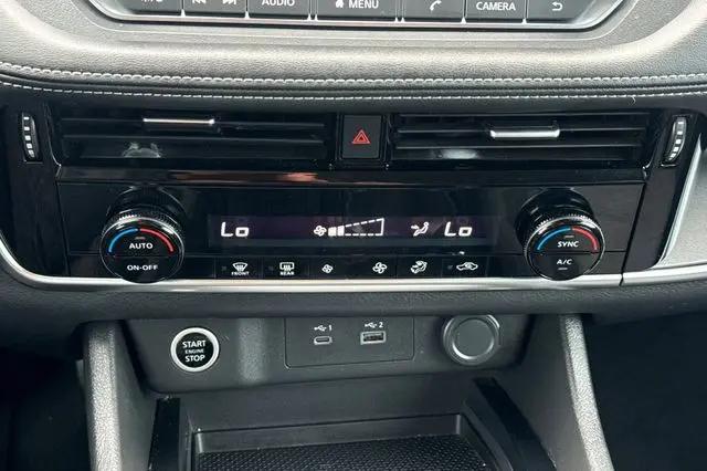 2022 Nissan Rogue SV FWD