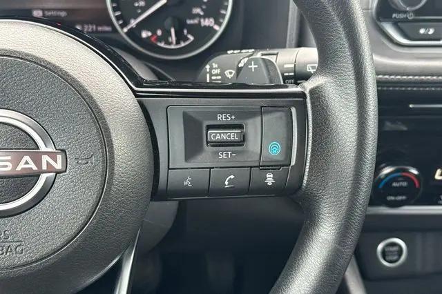2022 Nissan Rogue SV FWD