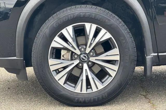 2022 Nissan Rogue SV FWD