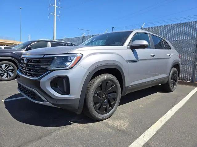 2026 Volkswagen Atlas Cross Sport SE with Technology