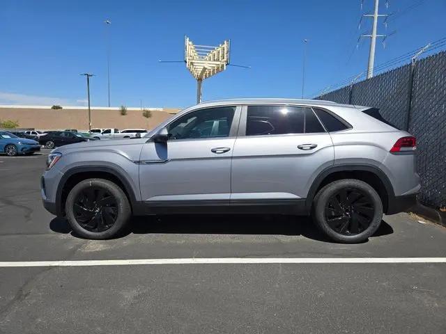 2026 Volkswagen Atlas Cross Sport SE with Technology