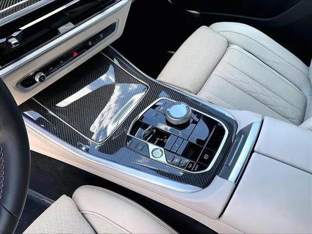 2024 BMW X5 M60i