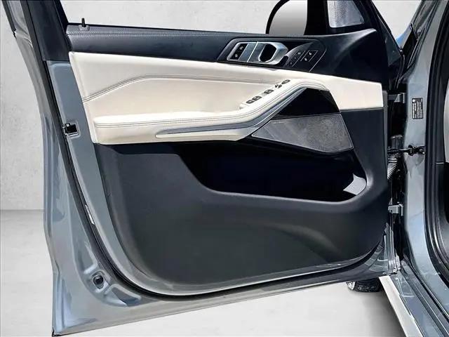 2024 BMW X5 M60i