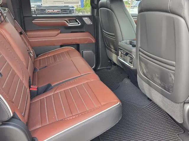 2026 GMC Sierra 2500HD Crew Cab, Standard Bed, Denali Ultimate, 4WD