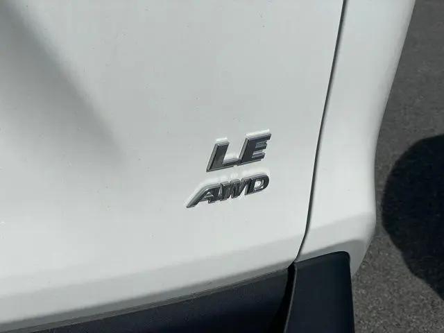 2024 Toyota RAV4 LE