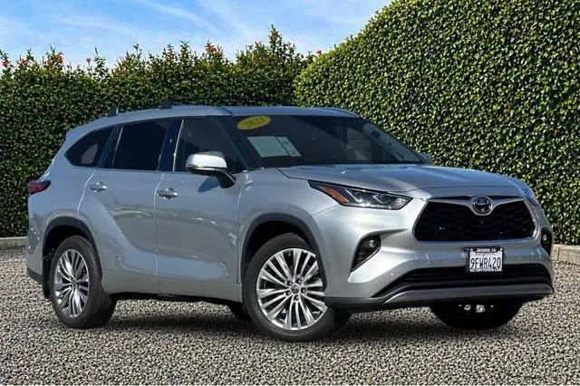 2023 Toyota Highlander Platinum