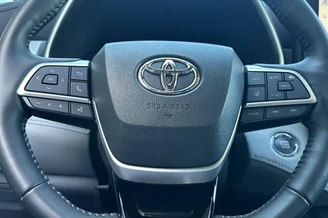 2023 Toyota Highlander Platinum