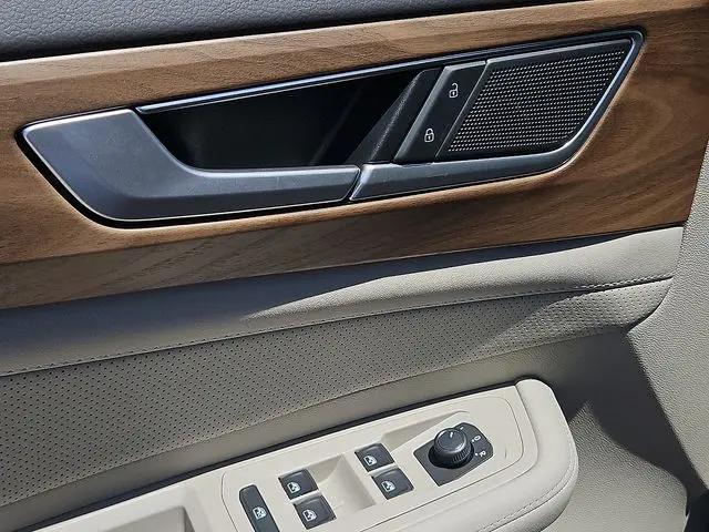 2026 Volkswagen Atlas SE