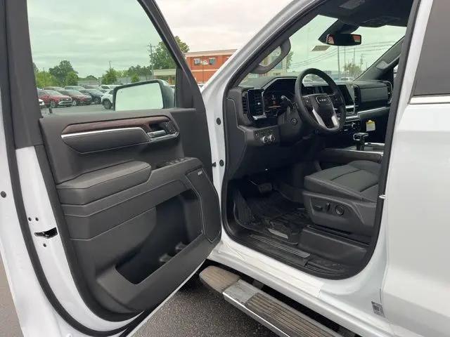 2026 GMC Sierra 1500 Crew Cab, Short Bed, SLT, 4WD