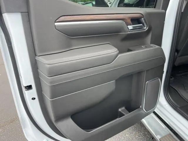 2026 GMC Sierra 1500 Crew Cab, Short Bed, SLT, 4WD