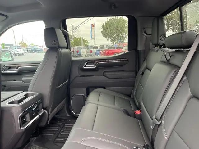 2026 GMC Sierra 1500 Crew Cab, Short Bed, SLT, 4WD