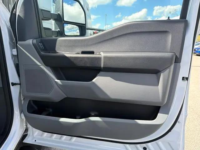 2024 Ford F-550 XL