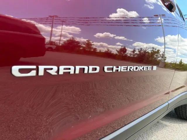 2026 Jeep Grand Cherokee L Laredo 4x4