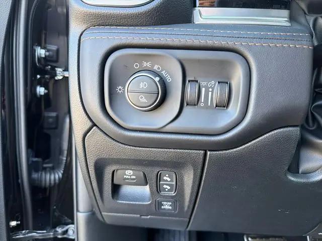 2026 Ram 1500 Tungsten Crew Cab 4x4 5'7" Box