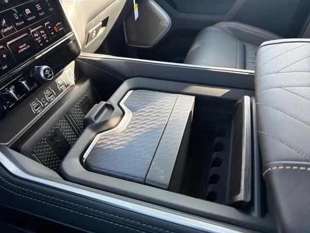 2026 Ram 1500 Tungsten Crew Cab 4x4 5'7" Box