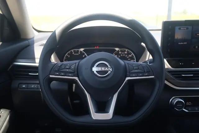 2026 Nissan Altima SV FWD