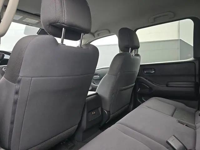 2025 Nissan Frontier Crew Cab SV 4x2