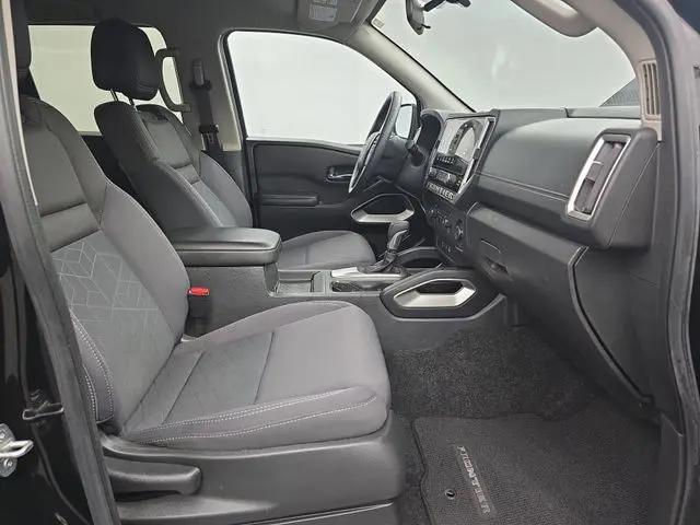 2025 Nissan Frontier Crew Cab SV 4x2