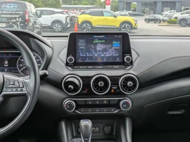 2024 Nissan Sentra SV Xtronic CVT