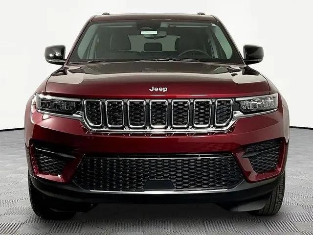 2023 Jeep Grand Cherokee Laredo 4x4