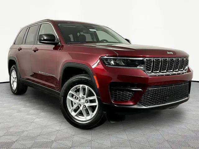 2023 Jeep Grand Cherokee Laredo 4x4