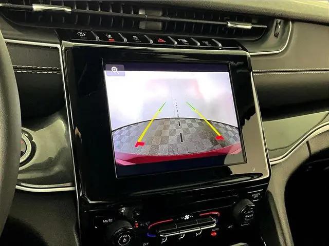 2023 Jeep Grand Cherokee Laredo 4x4