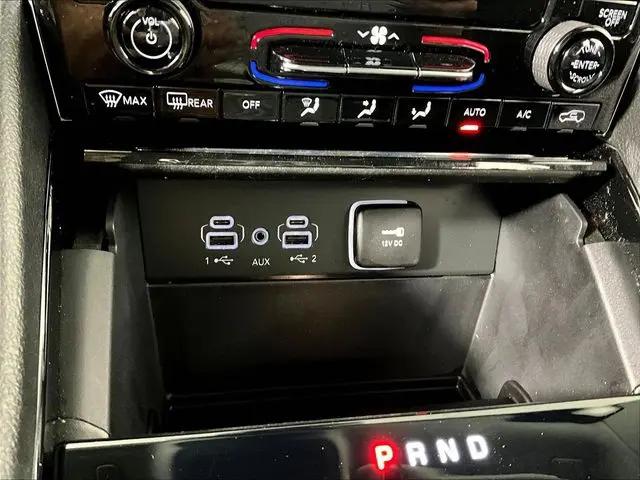 2023 Jeep Grand Cherokee Laredo 4x4