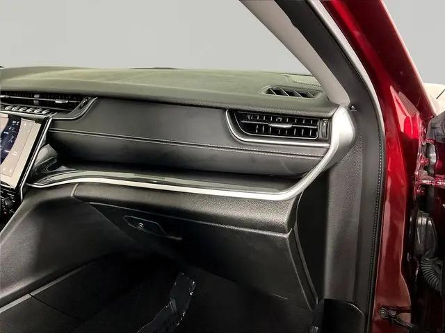 2023 Jeep Grand Cherokee Laredo 4x4