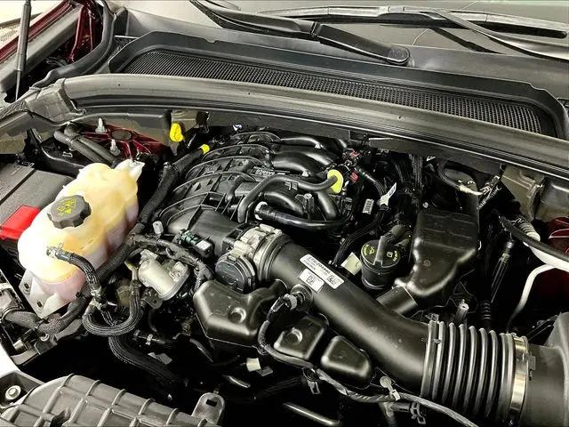 2023 Jeep Grand Cherokee Laredo 4x4