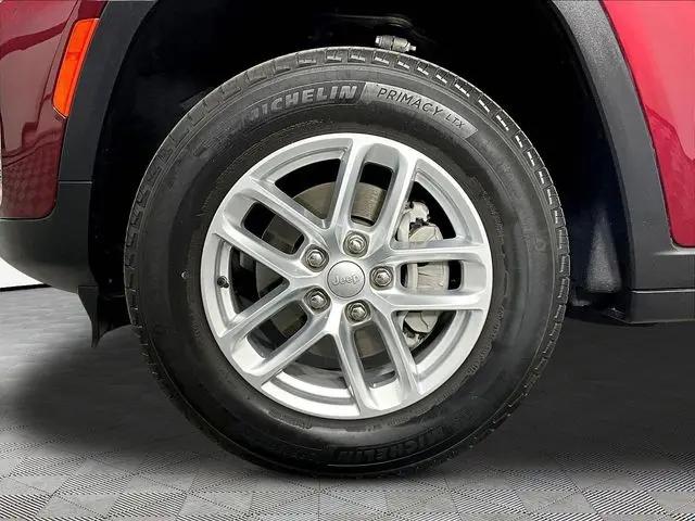 2023 Jeep Grand Cherokee Laredo 4x4