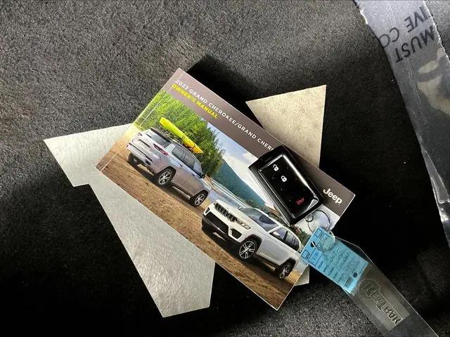 2023 Jeep Grand Cherokee Laredo 4x4