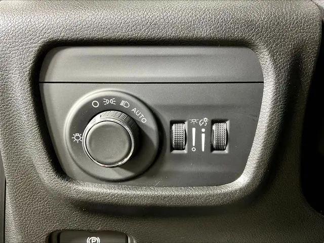 2023 Jeep Grand Cherokee Laredo 4x4