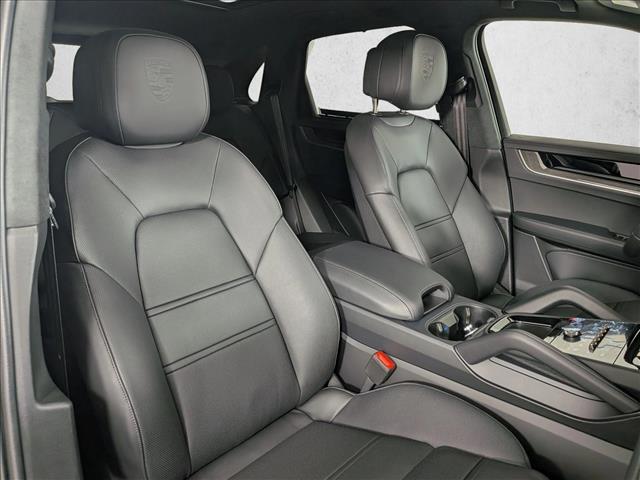 2026 Porsche Cayenne E-Hybrid Turbo