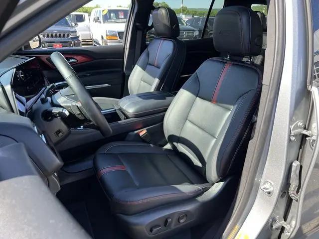2024 Chevrolet Traverse AWD RS