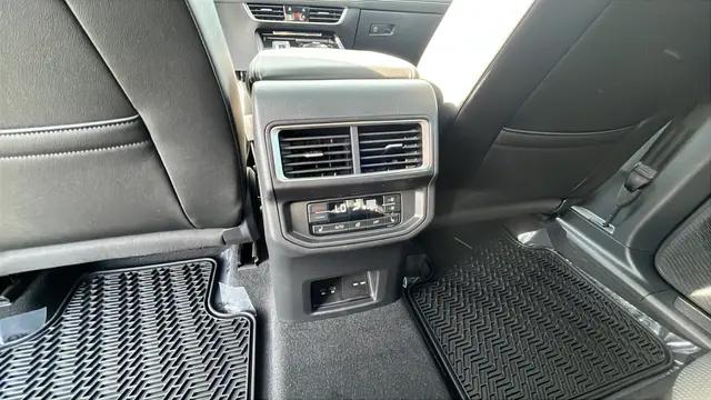 2026 Volkswagen Atlas SEL Premium R-Line